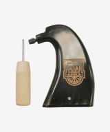 Tabakiera z krowiego rogu z herbem