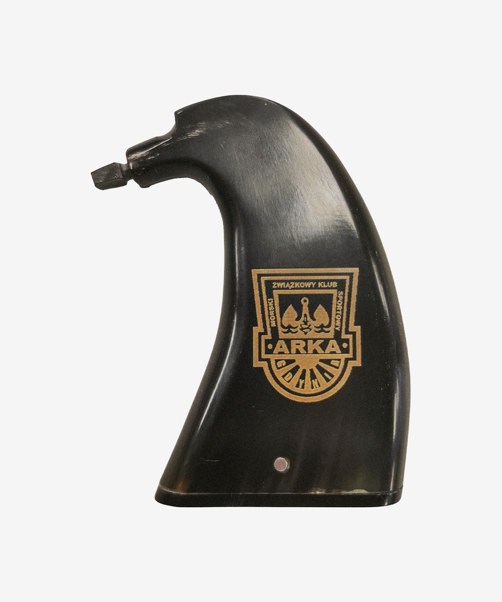 Tabakiera z krowiego rogu z herbem