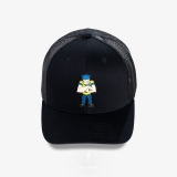 Czarna czapka z daszkiem marynarz