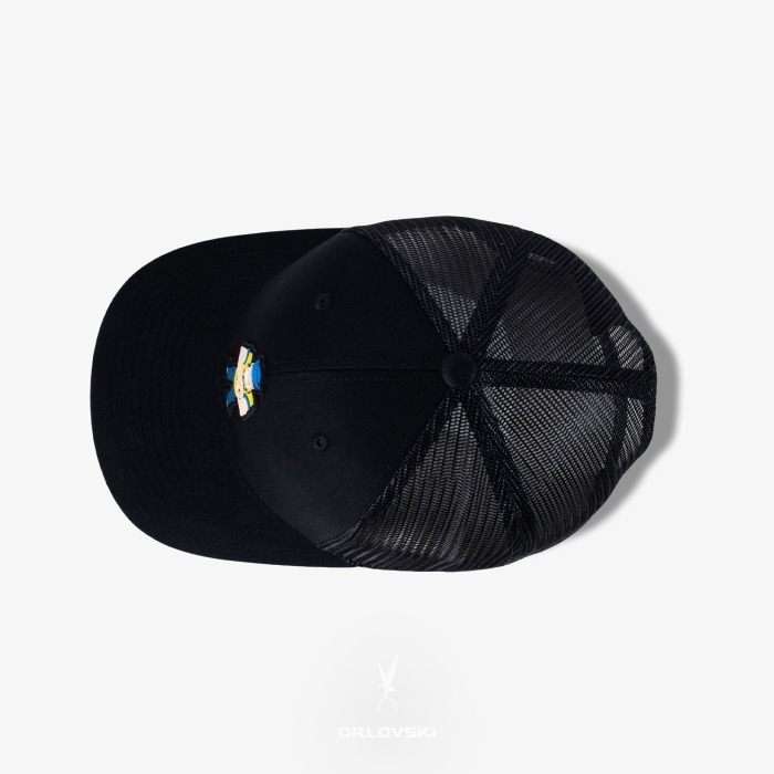 Czarna czapka z daszkiem marynarz